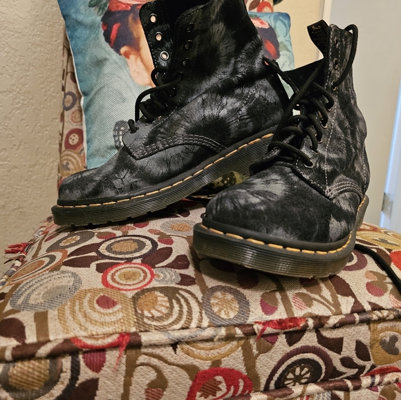 Dr.martens tye dye  Size 8 woman's - Picture 2 of 4